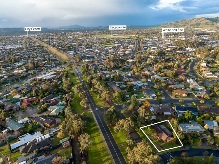 Third view of Homely house listing, 2 Mirabelle Court, Wodonga VIC 3690