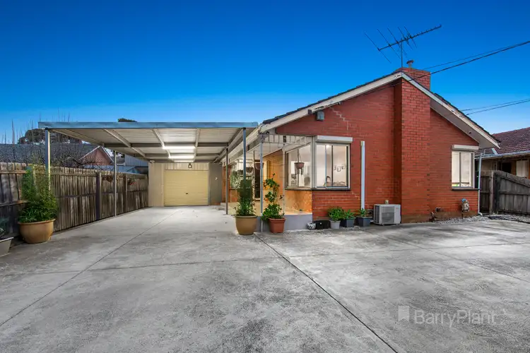 1 Maple Crescent, St Albans VIC 3021