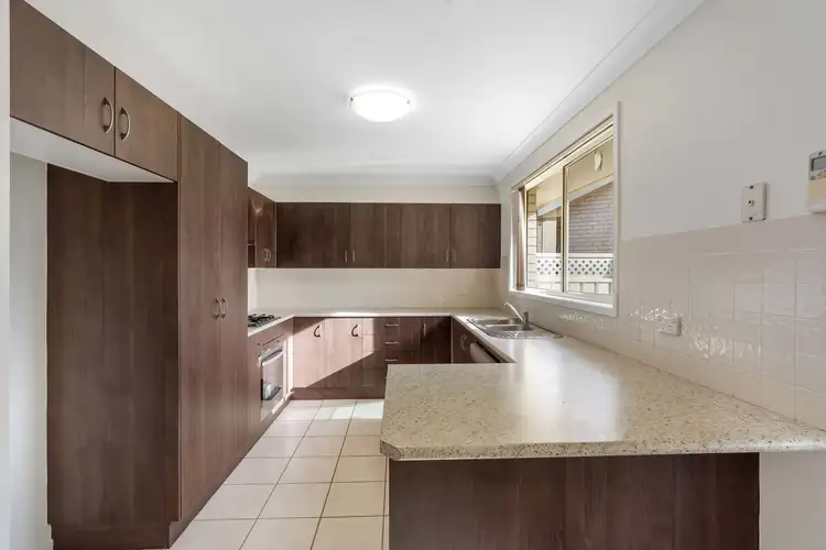 Fourth view of Homely villa listing, 6/24-28 Hibiscus Crescent, Aberglasslyn NSW 2320