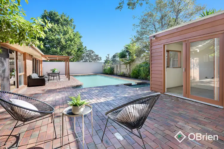 2/3 Deane Street, Frankston VIC 3199