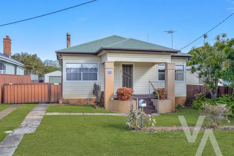 1 Taylor Road, Fern Bay NSW 2295