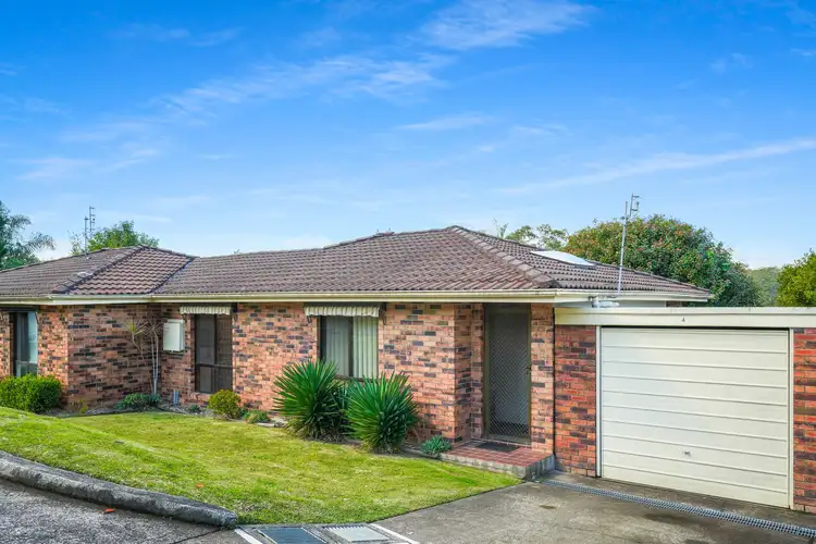 4/8 Leech Close, Narara NSW 2250