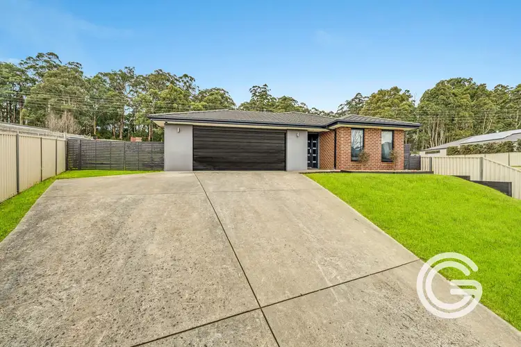 Second view of Homely house listing, 8 Valleyview Grove, Drouin VIC 3818