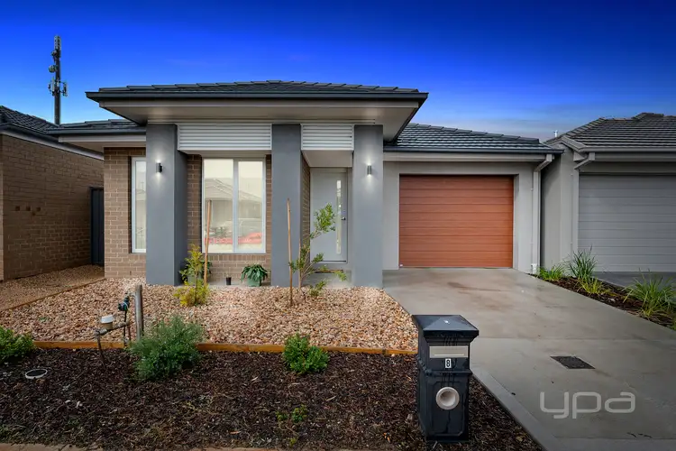 8 Makiti Crescent, Harkness VIC 3337