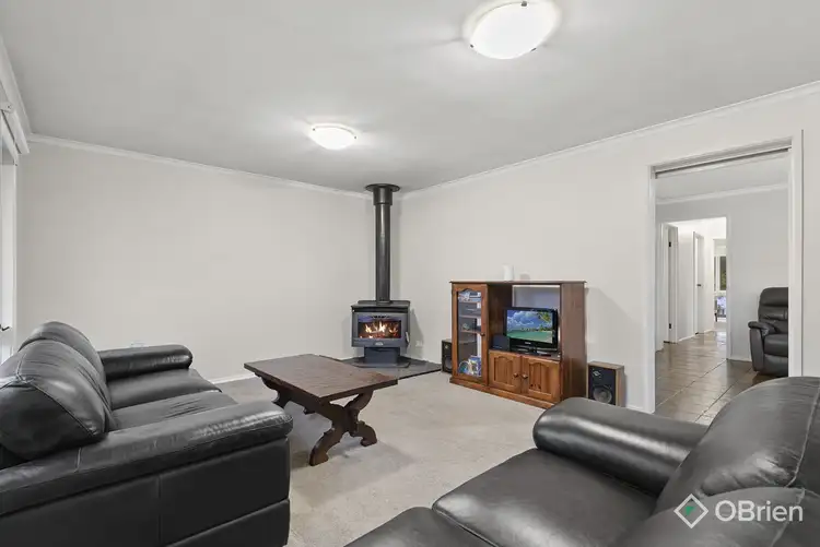 Second view of Homely house listing, 3 Harrow Place, Endeavour Hills VIC 3802