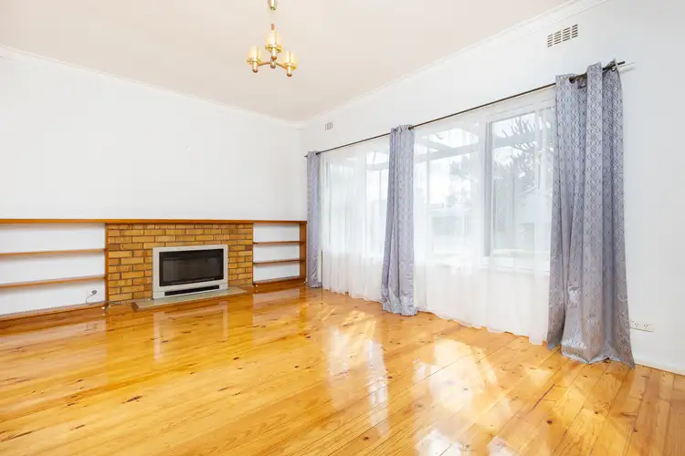 Second view of Homely house listing, 7 Crosbie Court, Mildura VIC 3500