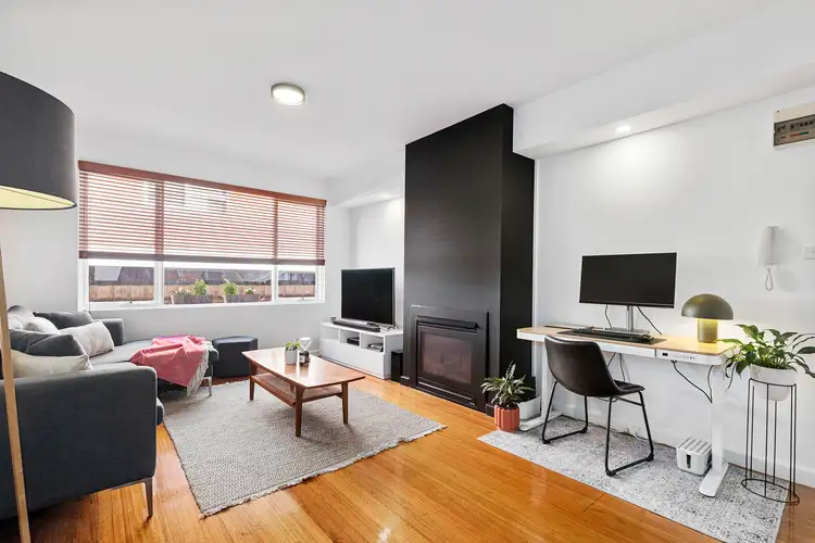 2/13A Hartpury Avenue, Elwood VIC 3184