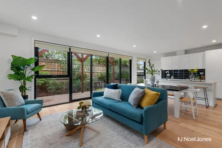 2/22 Ireland Street, Ringwood VIC 3134