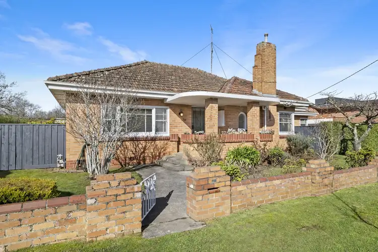 14 Lindisfarne Crescent, Lake Wendouree VIC 3350