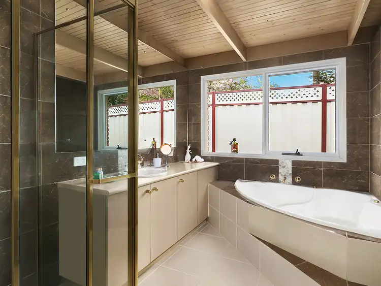Fifth view of Homely house listing, 4 Flinders Court, Kilsyth VIC 3137