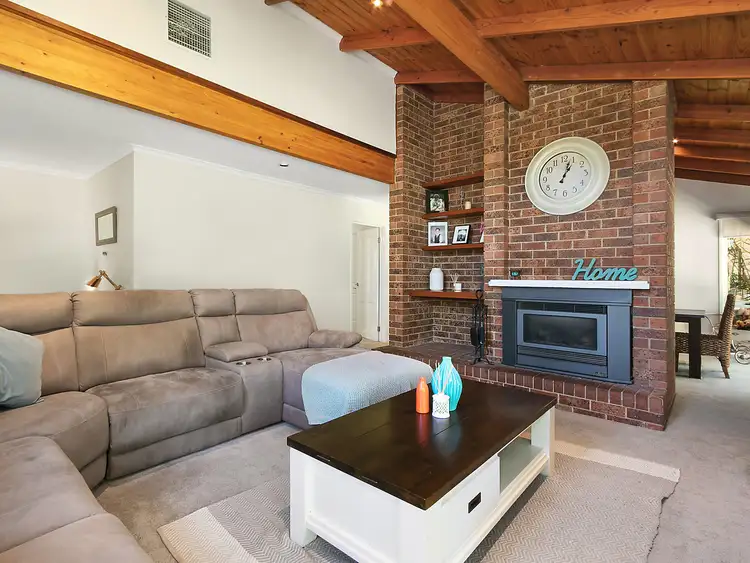 Fifth view of Homely house listing, 2 Cottage Close, Mooroolbark VIC 3138