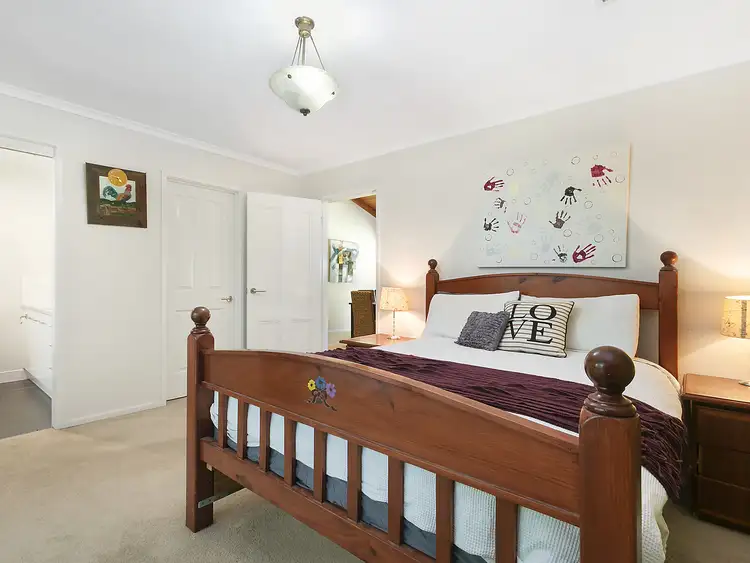 Sixth view of Homely house listing, 2 Cottage Close, Mooroolbark VIC 3138