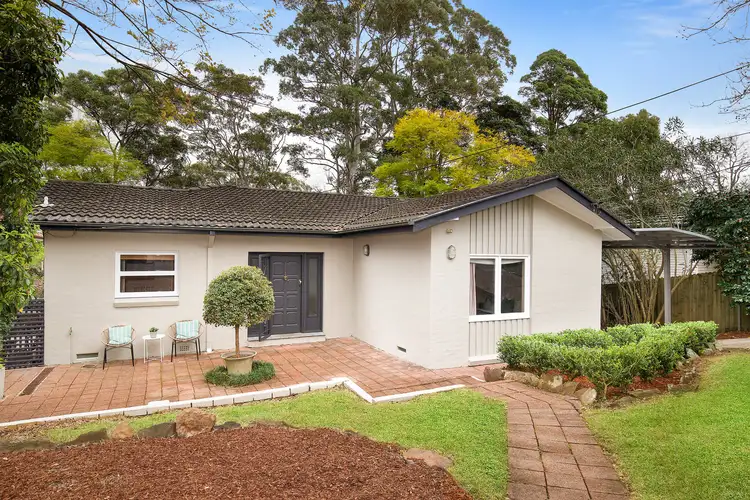 4 Benaroon Avenue