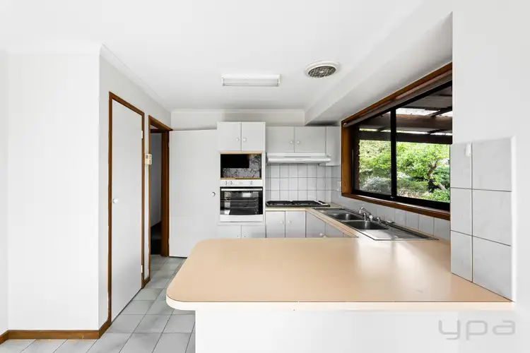 Fifth view of Homely house listing, 2 Fieldlark Court, Werribee VIC 3030
