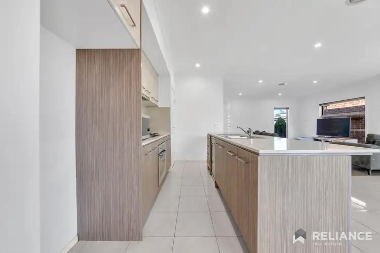 Fifth view of Homely house listing, 2/18 Birdswing Terrace, Melton South VIC 3338