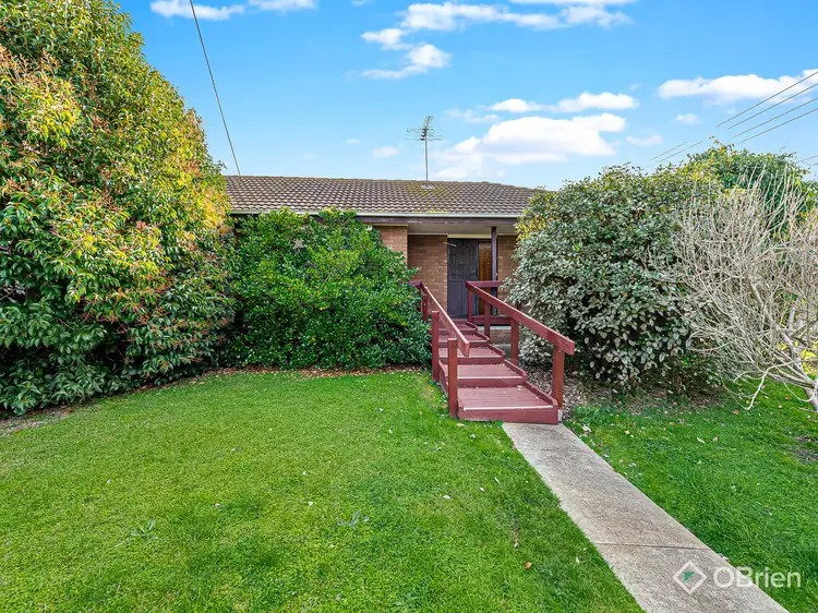 12 Ravenslea Crescent, Deer Park VIC 3023