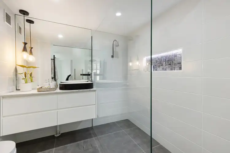 Fifth view of Homely apartment listing, 4/74 Murdoch Street, Cremorne NSW 2090