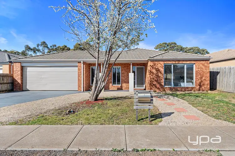 11 Dewar Crescent, Maddingley VIC 3340