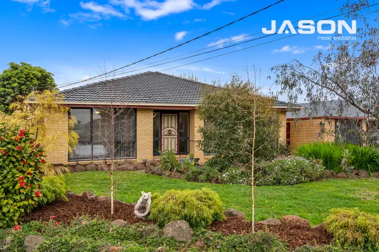 8 Calshot Grove, Gladstone Park VIC 3043