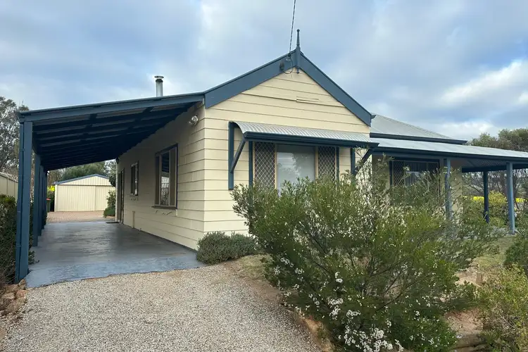 11 Great Southern Highway, Beverley WA 6304
