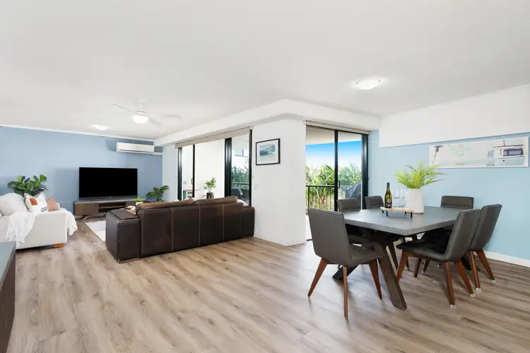 72/885 David Low Way