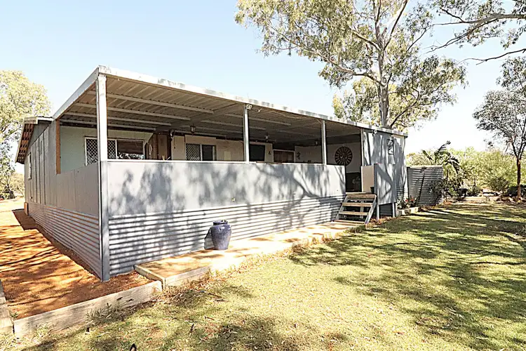 11 Avon Road, Wongan Hills WA 6603