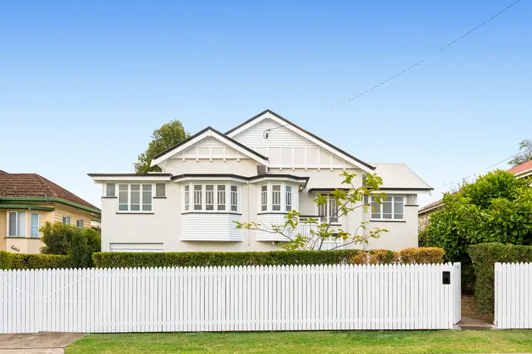 14 Gibson Crescent, Holland Park QLD 4121