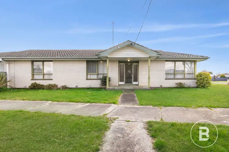 Main view of Homely house listing, 5 Maude Street, Wendouree VIC 3355