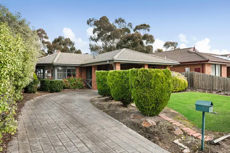 12 Edgecombe Way, Roxburgh Park VIC 3064