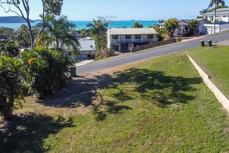 36 Island Drive, Cannonvale QLD 4802