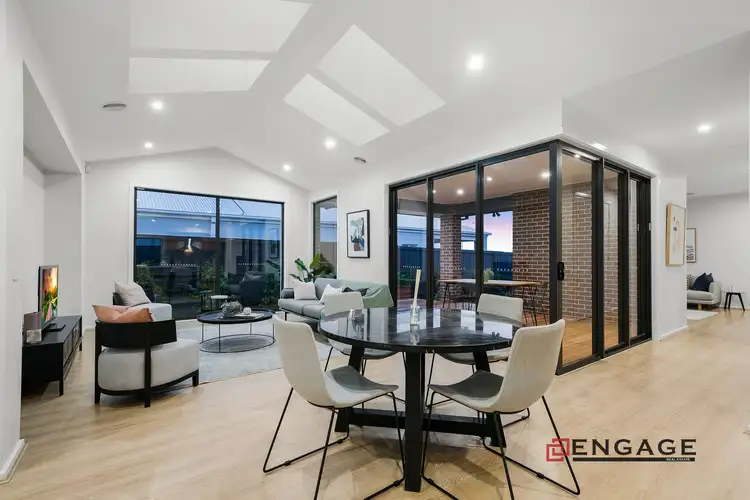 10 Masters Crescent, Mambourin VIC 3024