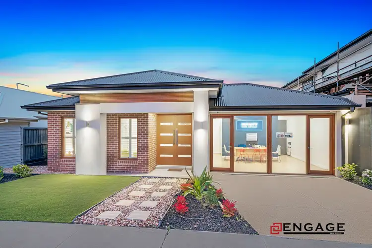 Second view of Homely house listing, 10 Masters Crescent, Mambourin VIC 3024