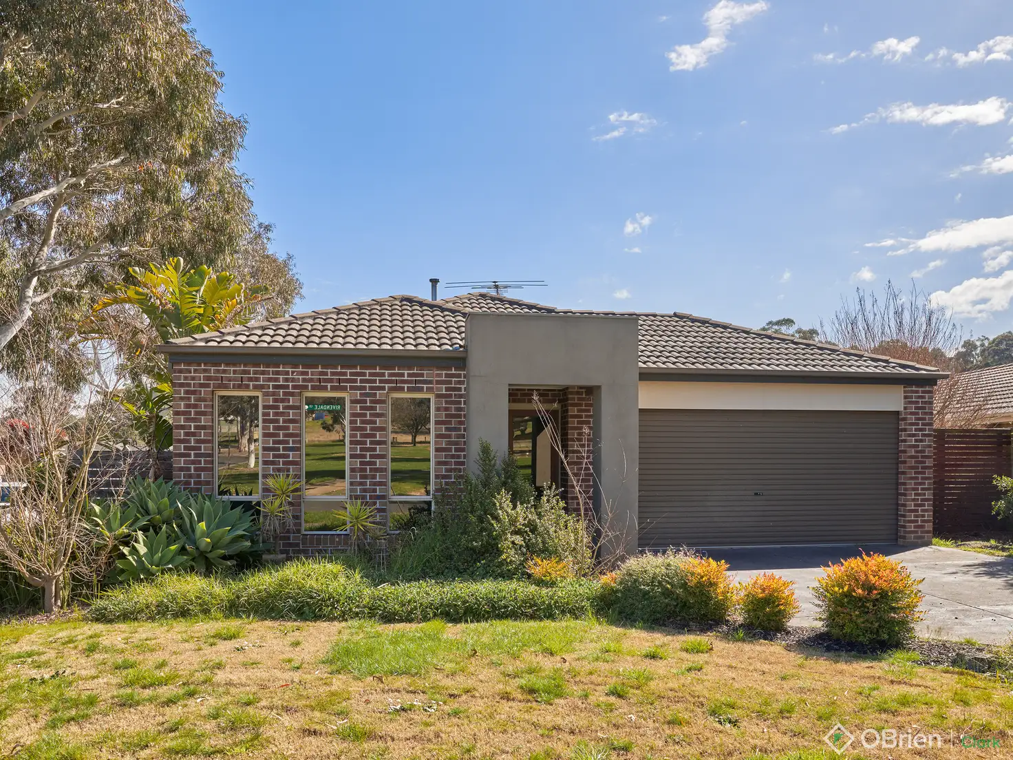 Main view of Homely house listing, 27 Rivendale Crescent, Drouin VIC 3818