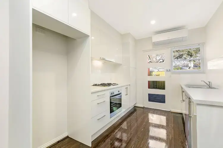 2/17 King George Avenue