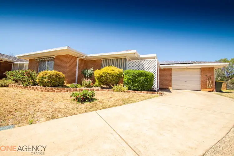 13 Mangowa Close, Orange NSW 2800