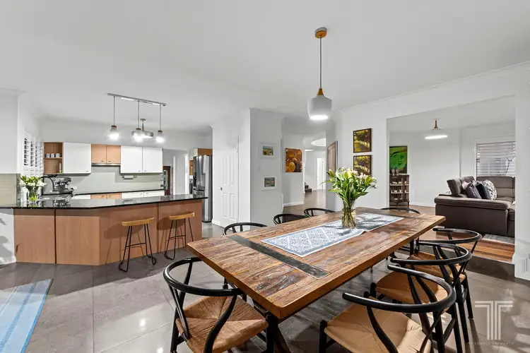 99 Cribb Road, Carindale QLD 4152