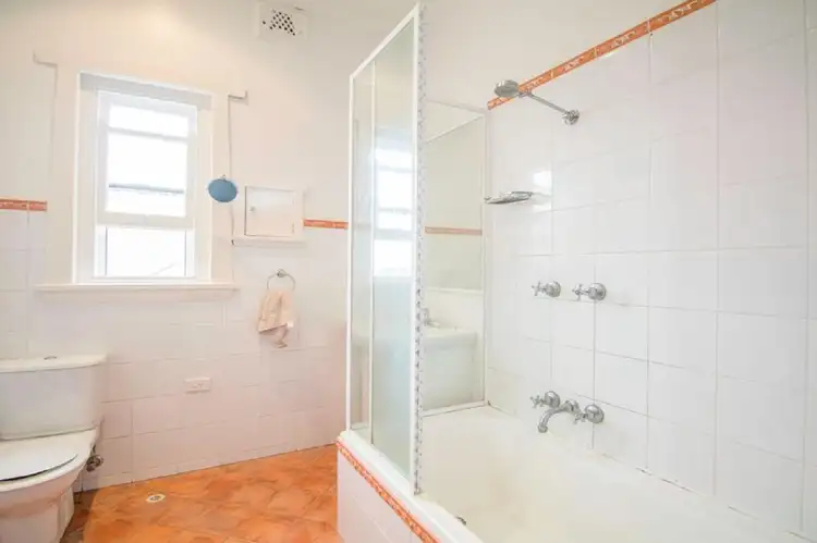 Third view of Homely apartment listing, 2/8 James Street, Manly NSW 2095