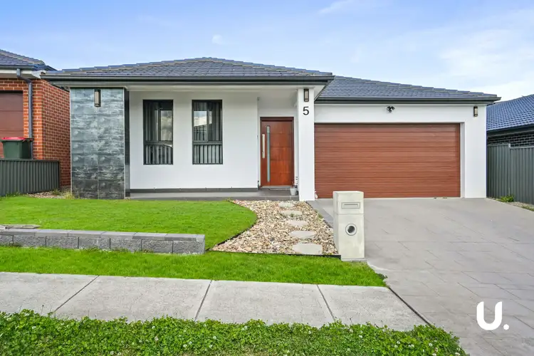 5 Fluskey Street, Denham Court NSW 2565