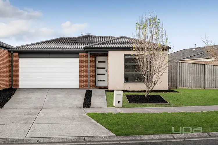 49 Kennedy Parade, Roxburgh Park VIC 3064