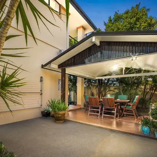 26 Griffith Road, Scarborough QLD 4020