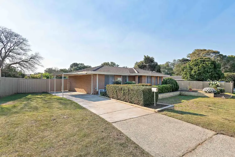 42 Ravenhill Road, Thornlie WA 6108