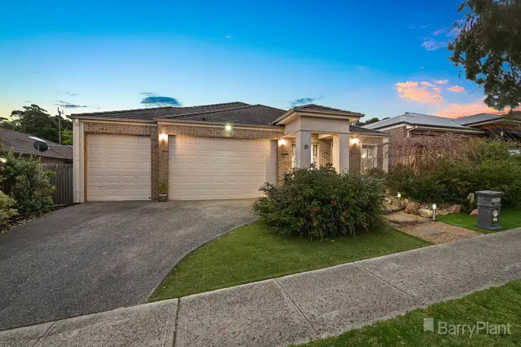 53 Cambridge Drive, Berwick VIC 3806
