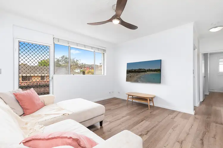 7/64 Willis Street