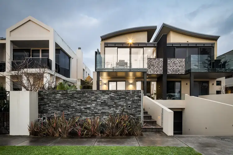 42A Beach Road, Hampton VIC 3188