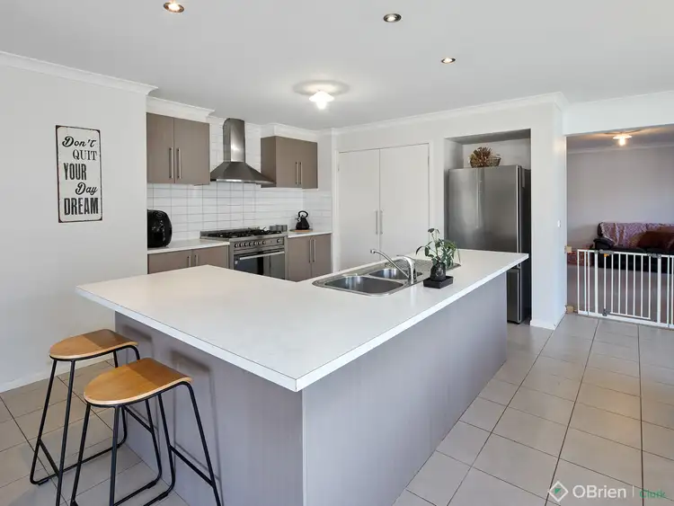 Fourth view of Homely house listing, 33 Lyndhurst Square, Drouin VIC 3818