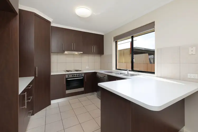 Fifth view of Homely townhouse listing, 2/48 Vermont Street, Wodonga VIC 3690