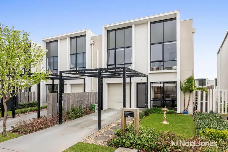 27 Bardaster Boulevard, Chirnside Park VIC 3116