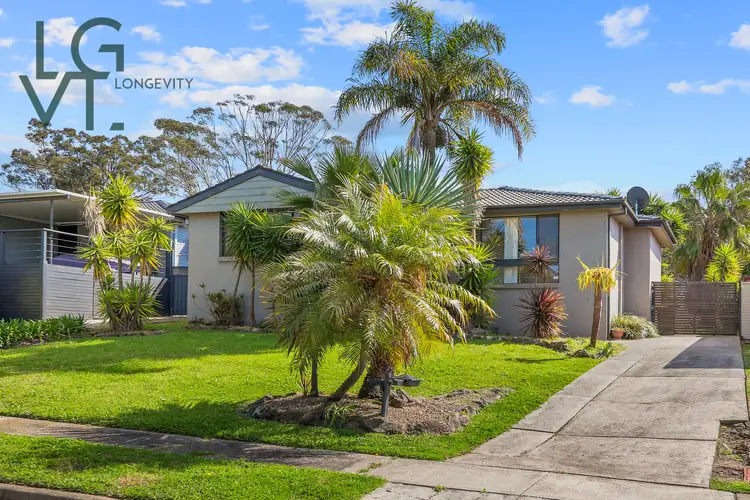 10 Armstrong Place, Dean Park NSW 2761