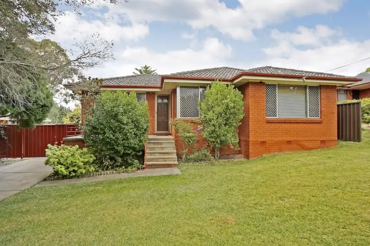 40 Raymond Avenue, Campbelltown NSW 2560