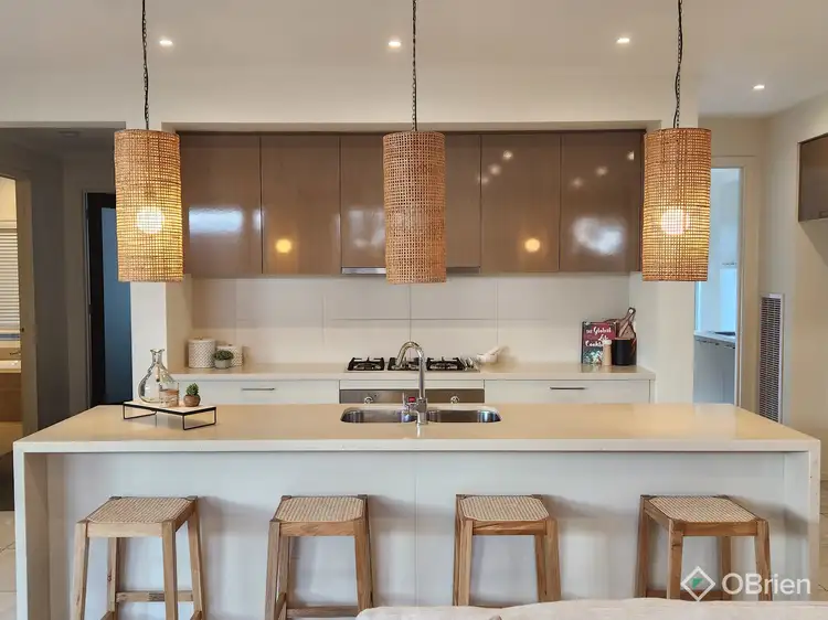 27 Flowerbloom Crescent, Clyde North VIC 3978